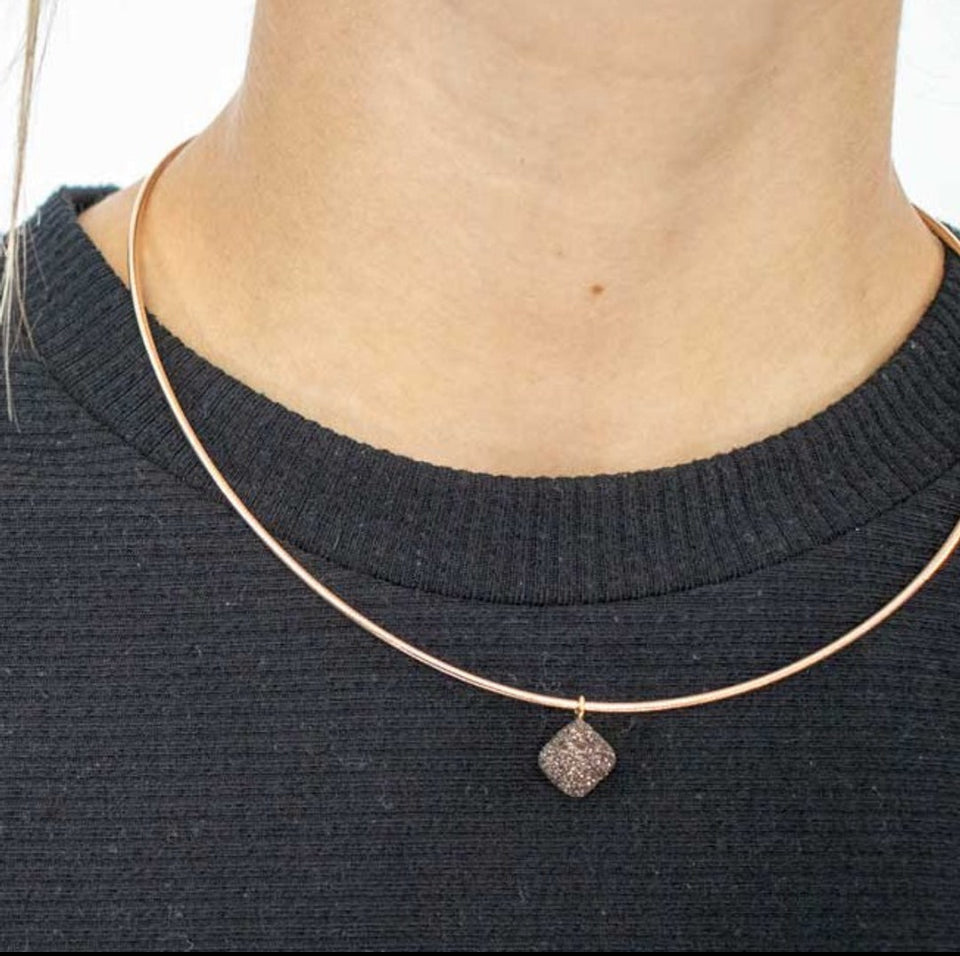 PINK ROSE GOLD STAND DIAMOND SHAPE BRONZE DUST NECKLACE WDNAG062