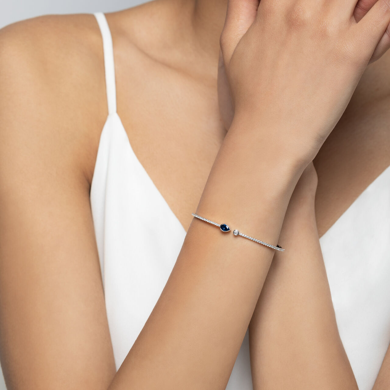 Birks Splash Sapphire and Diamond Bangle Bracelet 450016012502