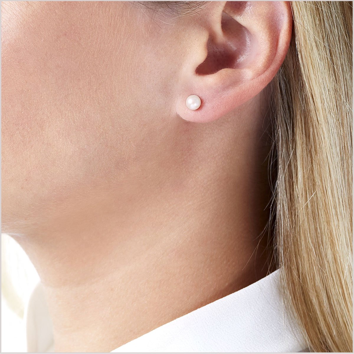 Yoko London Classic Akoya Pearl Stud Earrings EYK109507-AA