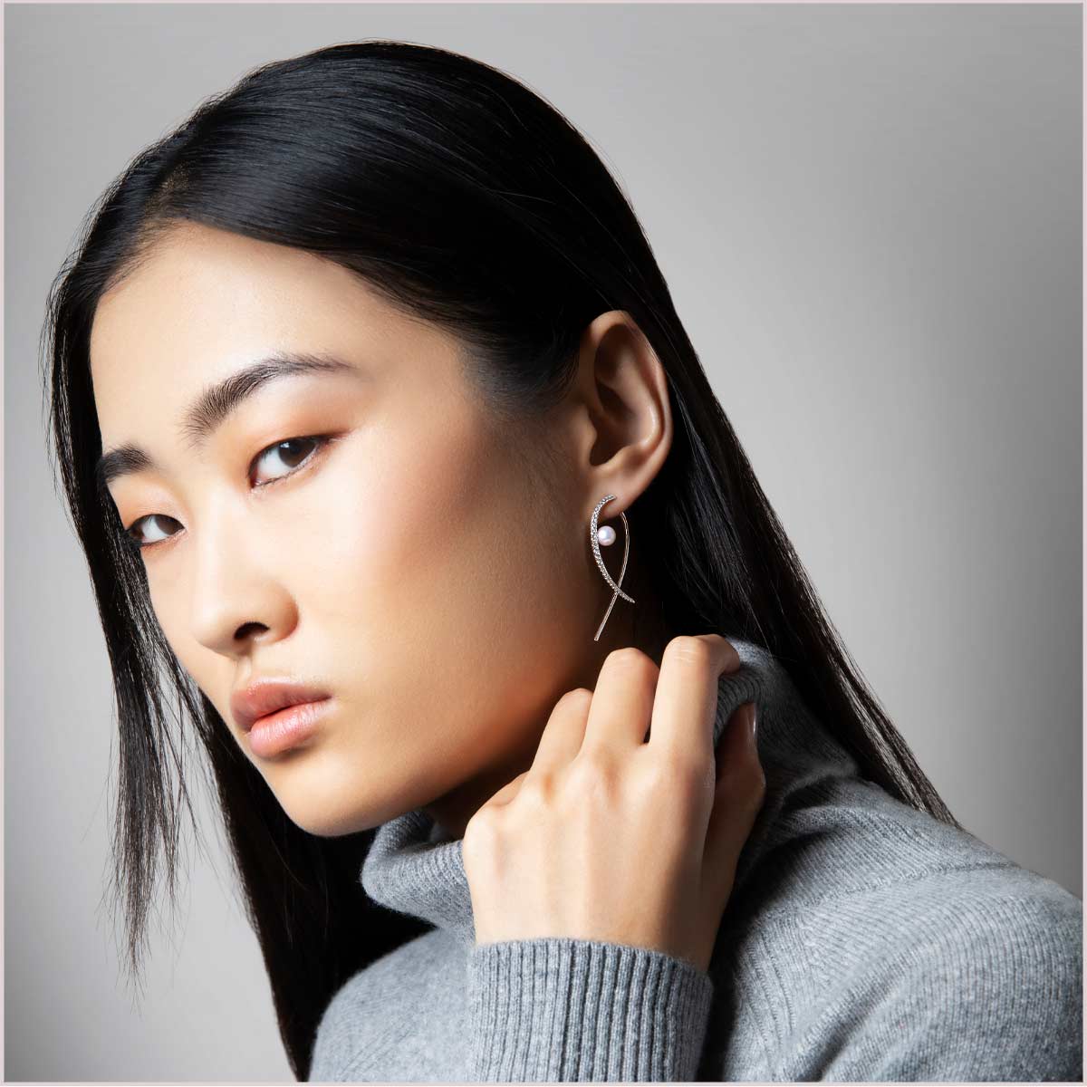 Yoko London Sleek Akoya Pearl and Diamond Earrings QYE2191-7X-EDY
