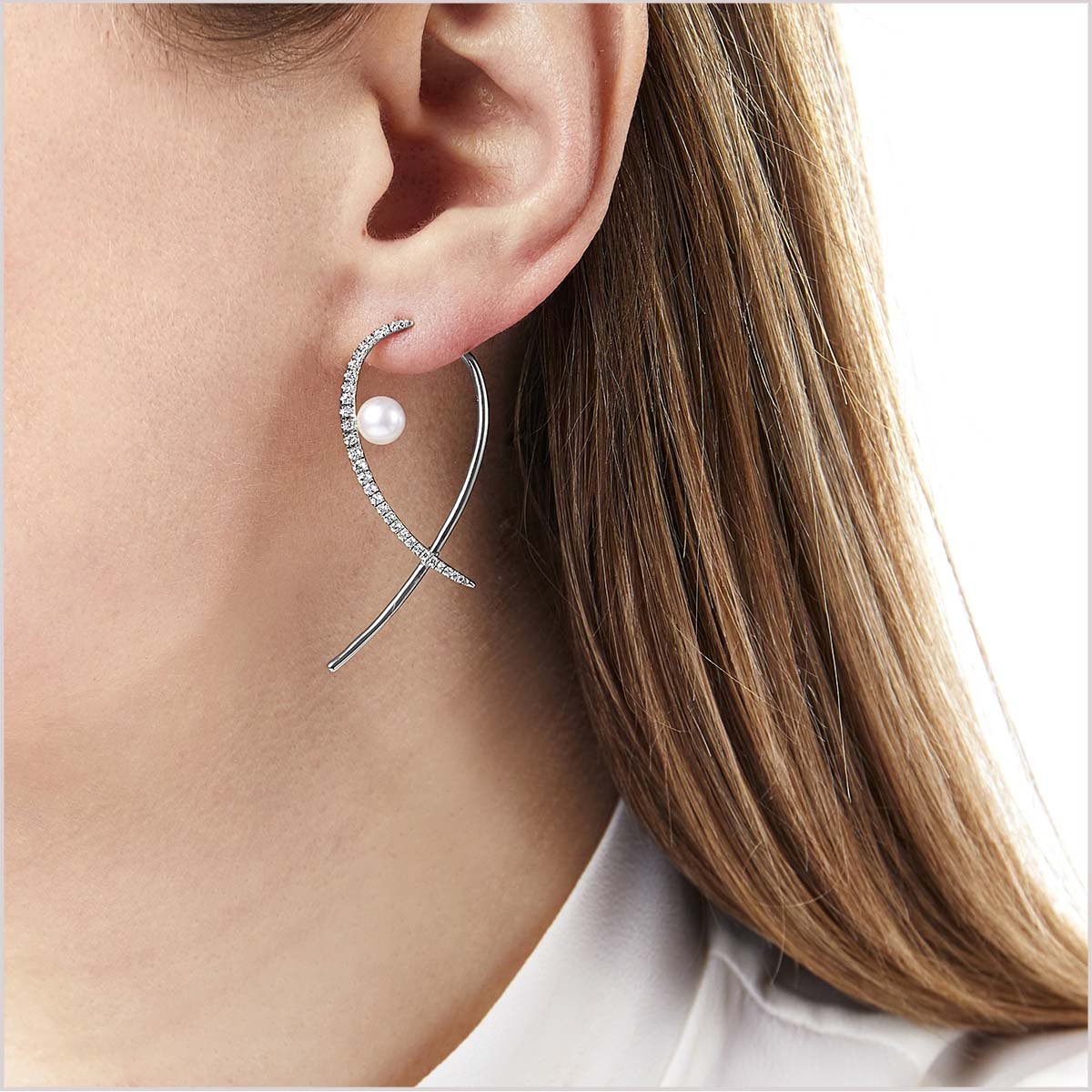 Yoko London Sleek Akoya Pearl and Diamond Earrings QYE2191-7X-EDY