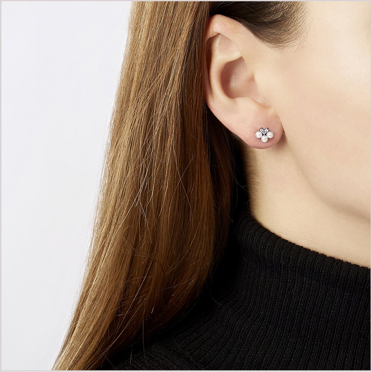 Yoko London Sleek Akoya Pearl and Diamond Stud Earrings QYE2225-7X-HY